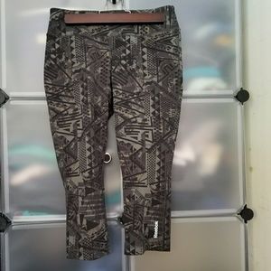 NWT Reebok patterned tight fit capri